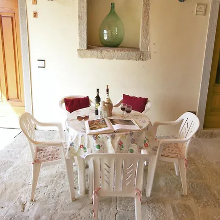 Apartman With Shared Pool In